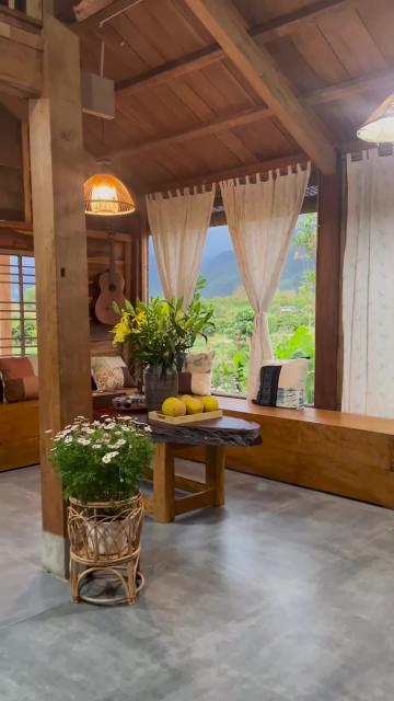 Bão dừng sau cánh cửa... Nguồn: Bếp Trên Đỉnh Đồi