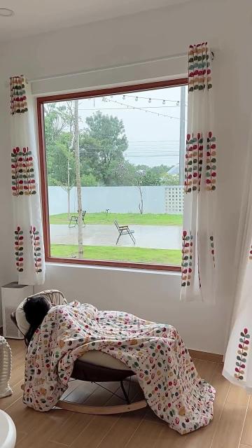 Nhà là nơi cơn bão dừng sau cánh cửa. Nguồn: hphung_99